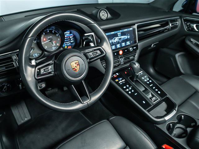 Used 2026 Porsche Macan AWD/4WD image 4