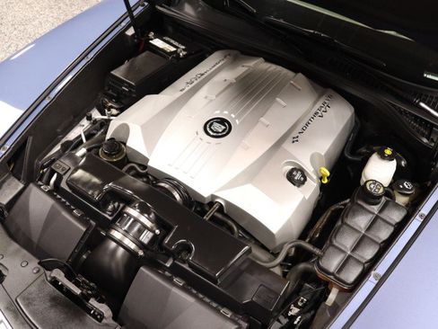 Used 2005 Cadillac XLR RWD image 17