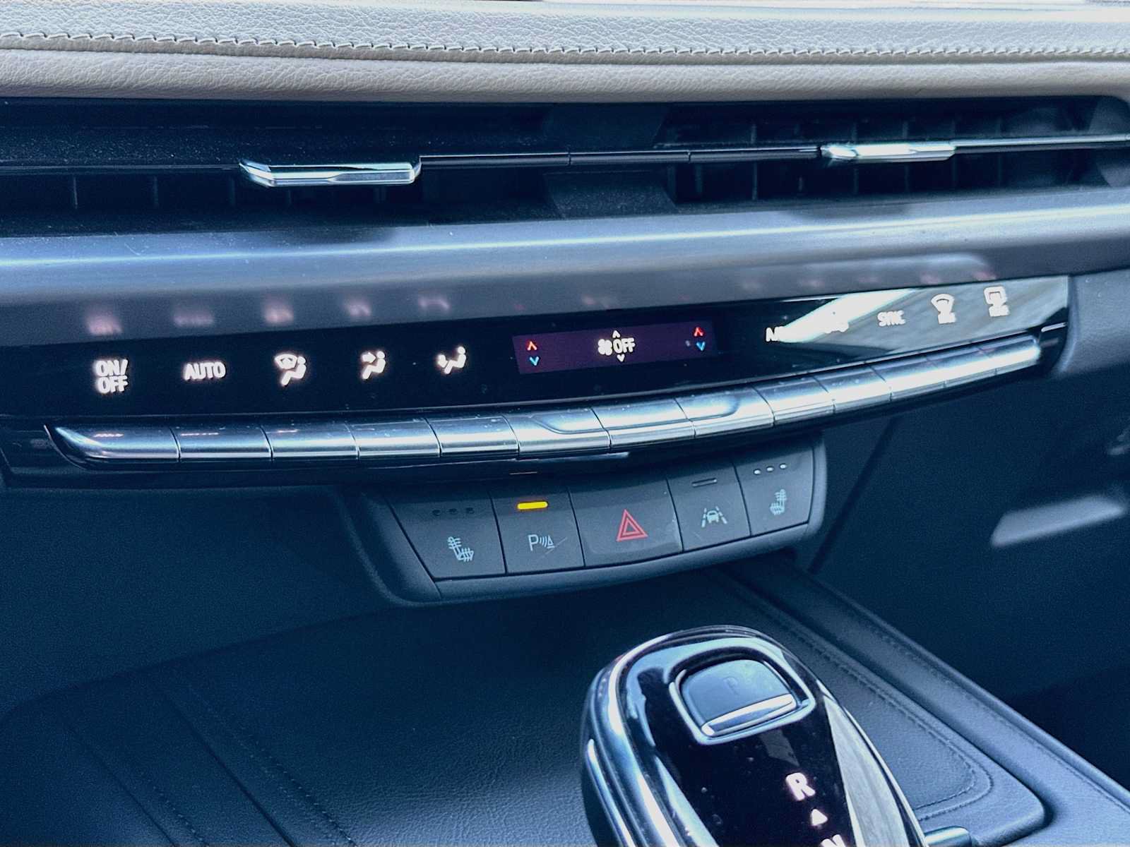 Used 2024 Cadillac XT4 Premium Luxury w/ Cold Weather Package FWD image 16
