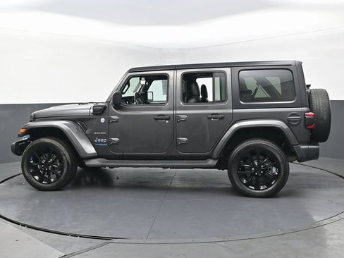 Used 2022 Jeep Wrangler Unlimited Sahara w/ Cold Weather Group image 8
