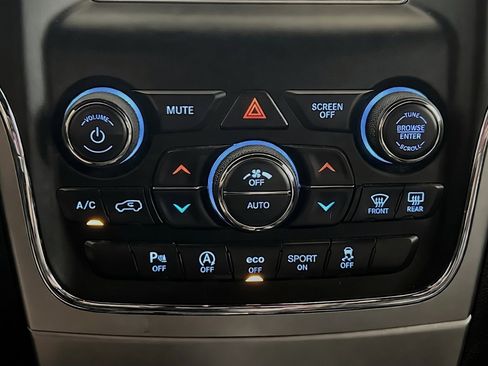 Used 2018 Jeep Grand Cherokee Limited RWD image 11
