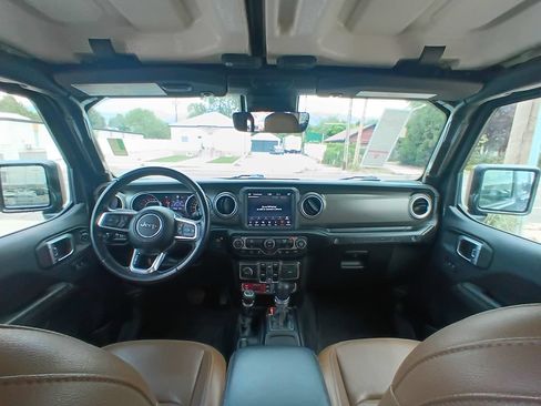 Used 2021 Jeep Wrangler Unlimited Rubicon AWD/4WD image 9