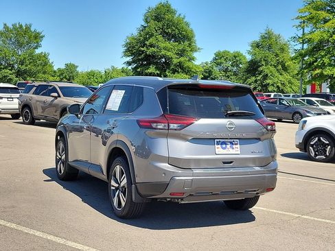 Used 2025 Nissan Rogue SL AWD/4WD image 4