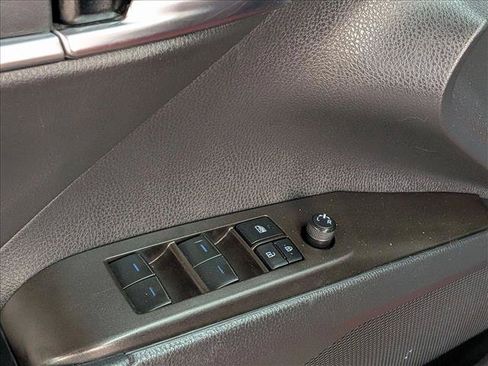 Used 2022 Toyota Camry LE FWD image 11
