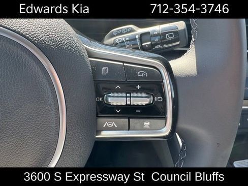 New 2026 Kia Carnival EX FWD image 17