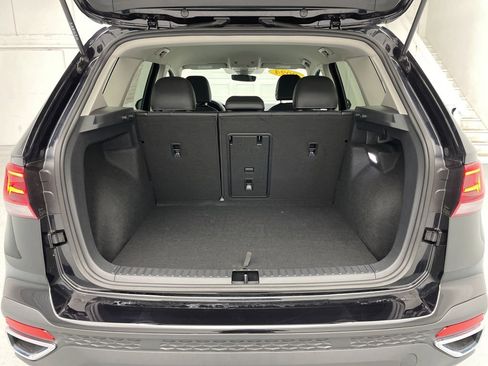 Used 2024 Volkswagen Taos SE image 48