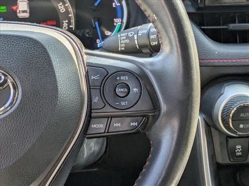 Used 2021 Toyota RAV4 SE w/ Weather & Moonroof Package image 18