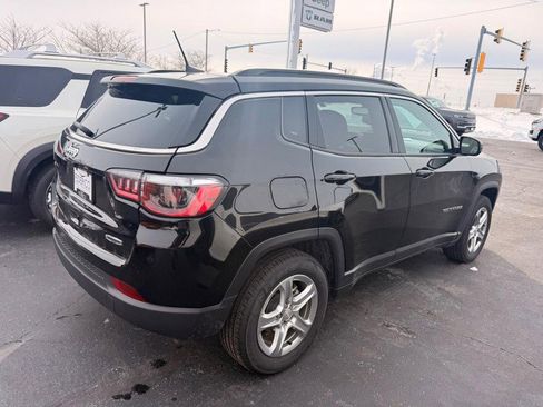 Used 2024 Jeep Compass Latitude image 4