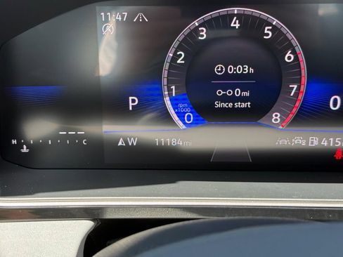 Used 2025 Volkswagen Jetta SE FWD image 18