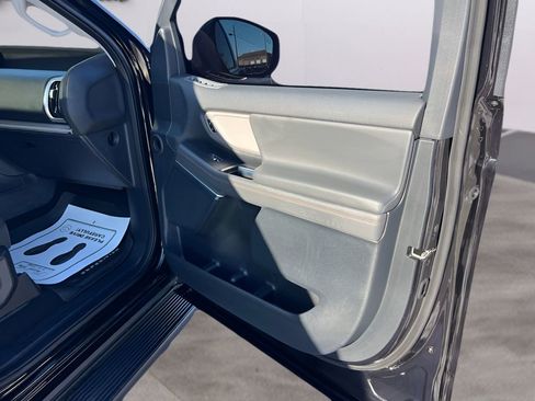 Used 2025 Ford Expedition Active image 23