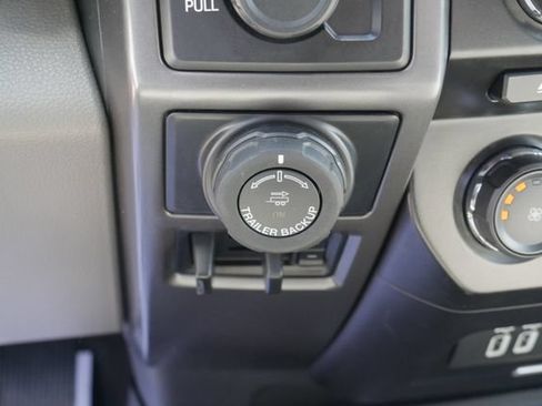 Used 2017 Ford F150 XLT w/ Equipment Group 302A Luxury AWD/4WD image 19