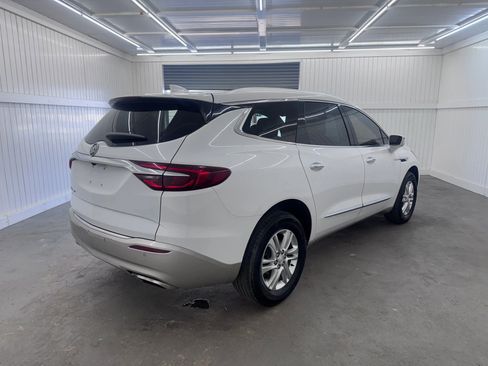 Used 2020 Buick Enclave Essence image 5