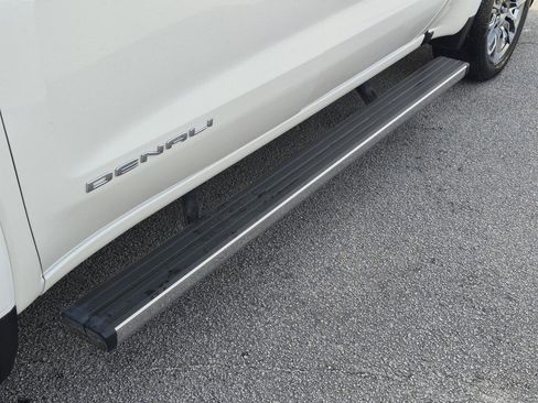 Used 2024 GMC Sierra 1500 Denali Ultimate image 9