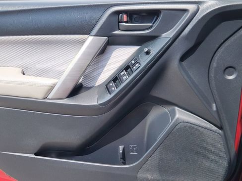 Used 2018 Subaru Forester 2.5i Premium image 17