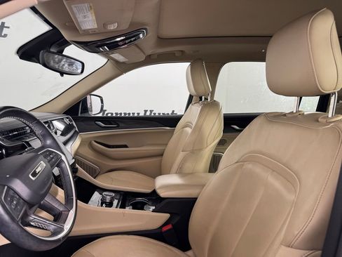 Used 2022 Jeep Grand Cherokee L Limited AWD/4WD image 4