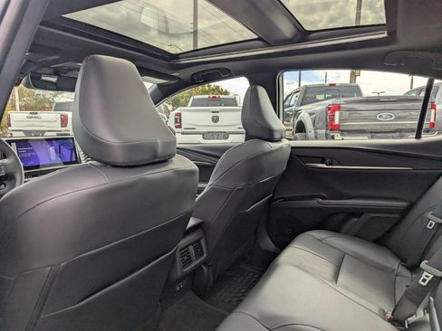 Used 2025 Toyota Camry LE image 18