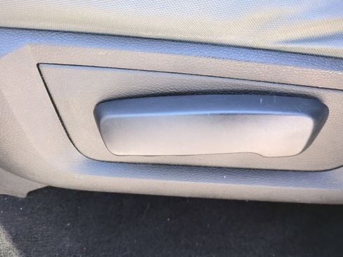 Used 2018 RAM 1500 ST w/ SXT Appearance Group image 17