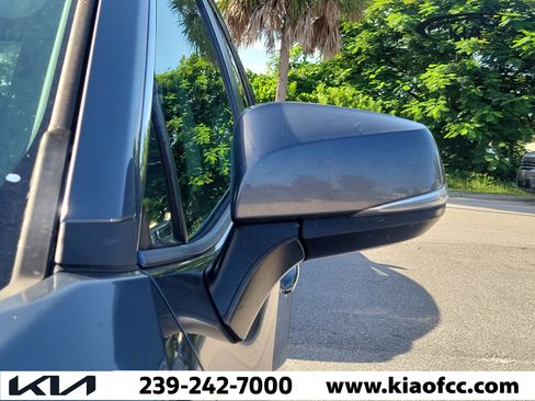 Used 2021 Toyota RAV4 XLE w/ Convenience Package FWD image 4