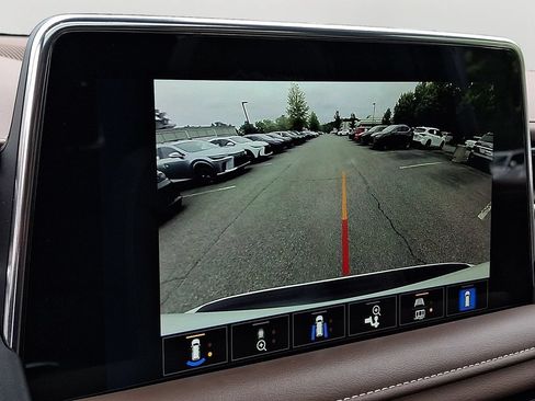Used 2022 Chevrolet Tahoe High Country AWD/4WD image 19
