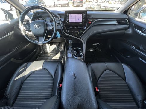 Used 2024 Toyota Camry SE image 9