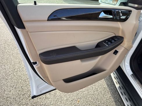 Used 2018 Mercedes-Benz GLE 350 w/ Premium 1 Package image 10