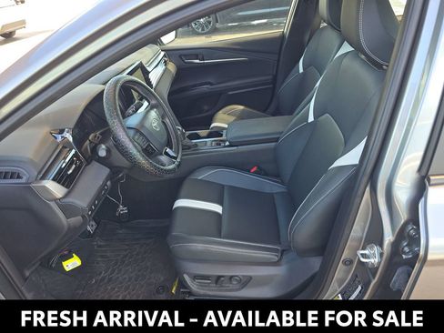 Used 2025 Toyota Camry SE FWD image 8