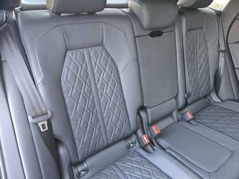 New 2025 Audi SQ5 Prestige image 34