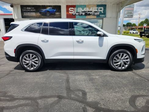 Used 2026 Buick Enclave Preferred AWD/4WD image 2