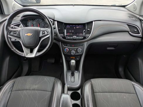Used 2022 Chevrolet Trax LT w/ Driver Confidence Package AWD/4WD image 15