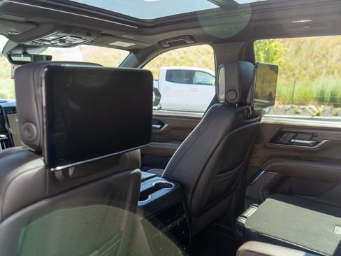 Used 2026 GMC Yukon Denali Ultimate AWD/4WD image 15