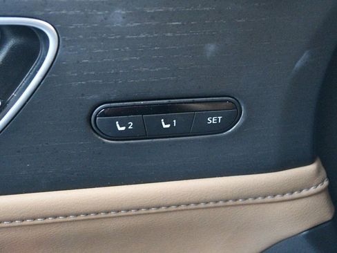 Used 2025 INFINITI QX80 Sensory image 72