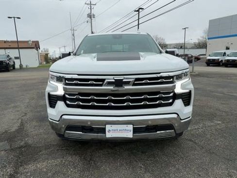 Used 2025 Chevrolet Silverado 1500 LTZ AWD/4WD image 3