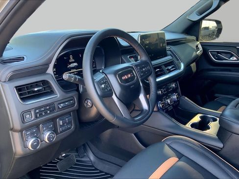 Used 2024 GMC Yukon AT4 w/ Technology Package AWD/4WD image 18