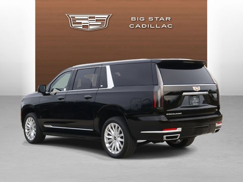 Certified 2025 Cadillac Escalade ESV Luxury image 3