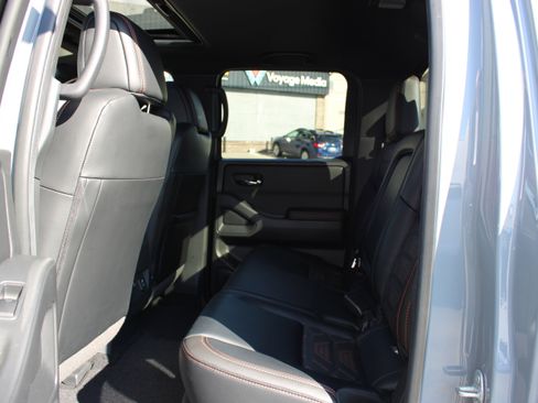 Used 2025 Nissan Frontier PRO-4X w/ Pro Premium Package image 11