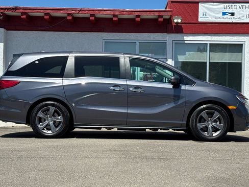 Used 2024 Honda Odyssey EX image 3