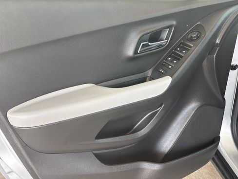 Certified 2021 Chevrolet Trax LS image 10