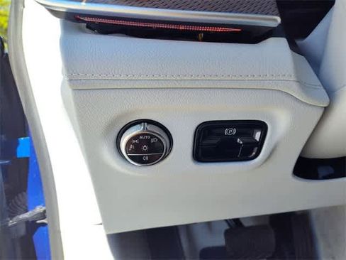 Used 2023 Mercedes-Benz EQE 350+ EQE 350+ w/ Exclusive Trim Package image 17