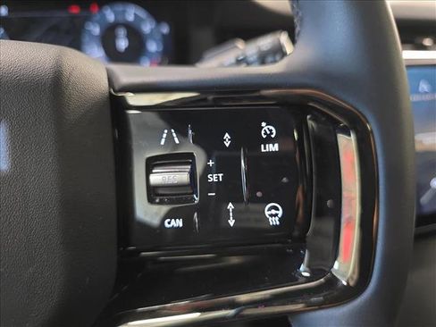 Certified 2026 Land Rover Range Rover Evoque Dynamic SE AWD/4WD image 20