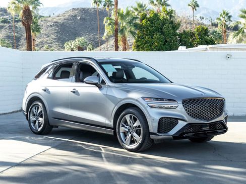 Used 2023 Genesis GV70 2.5T Sport Prestige w/ Sport Prestige Package image 2