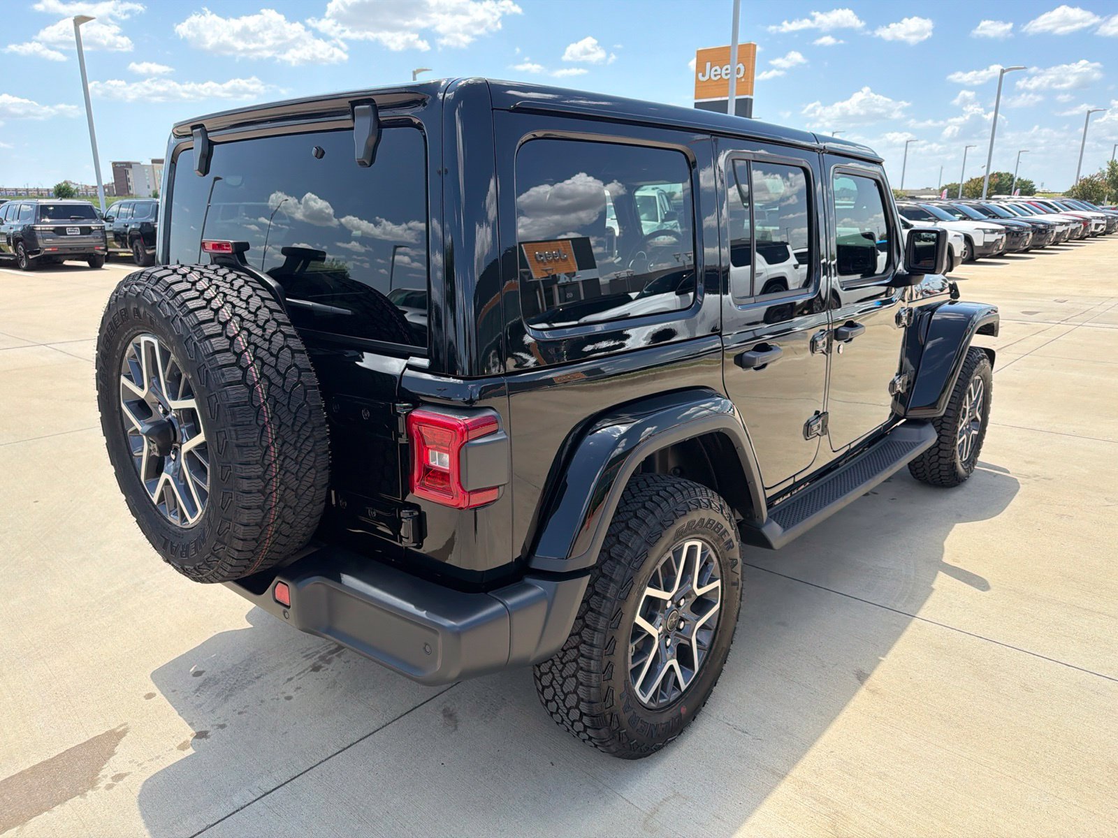 New 2026 Jeep Wrangler Unlimited Sahara AWD/4WD image 5