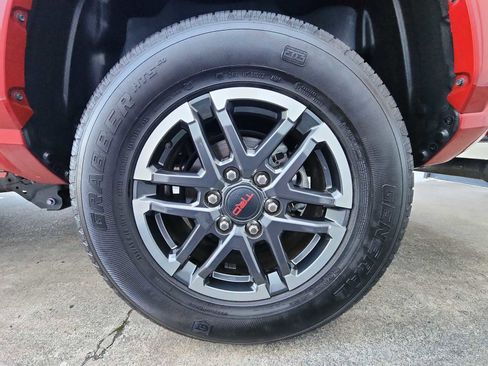 Used 2024 Toyota Tacoma TRD Sport AWD/4WD image 10