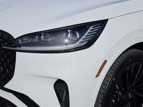 New 2026 Lincoln Aviator Reserve image 8