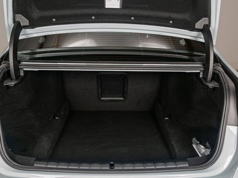 Used 2024 BMW 740i w/ Premium Package 2 RWD image 33