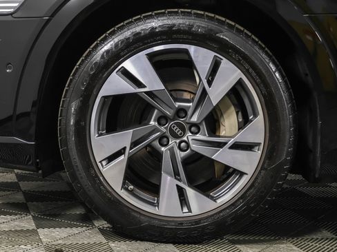 Used 2022 Audi e-tron Premium Plus w/ Premium Plus Package image 20