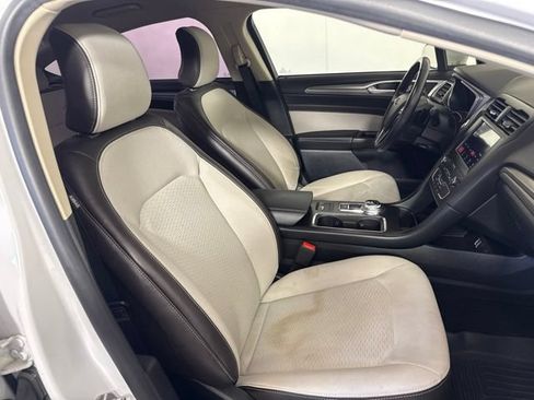 Used 2019 Ford Fusion SE w/ Equipment Group 151A FWD image 30