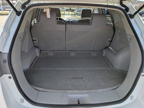 Used 2011 Nissan Rogue SV image 29