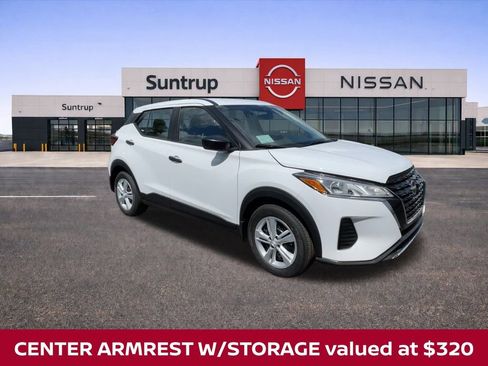 New 2025 Nissan Kicks Play S image 3