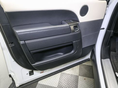 Used 2019 Land Rover Range Rover Sport HSE image 40