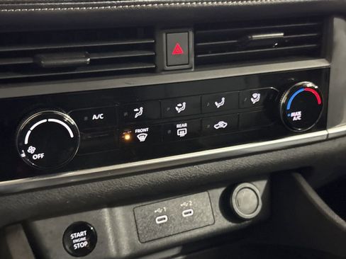 Used 2024 Nissan Rogue S image 16